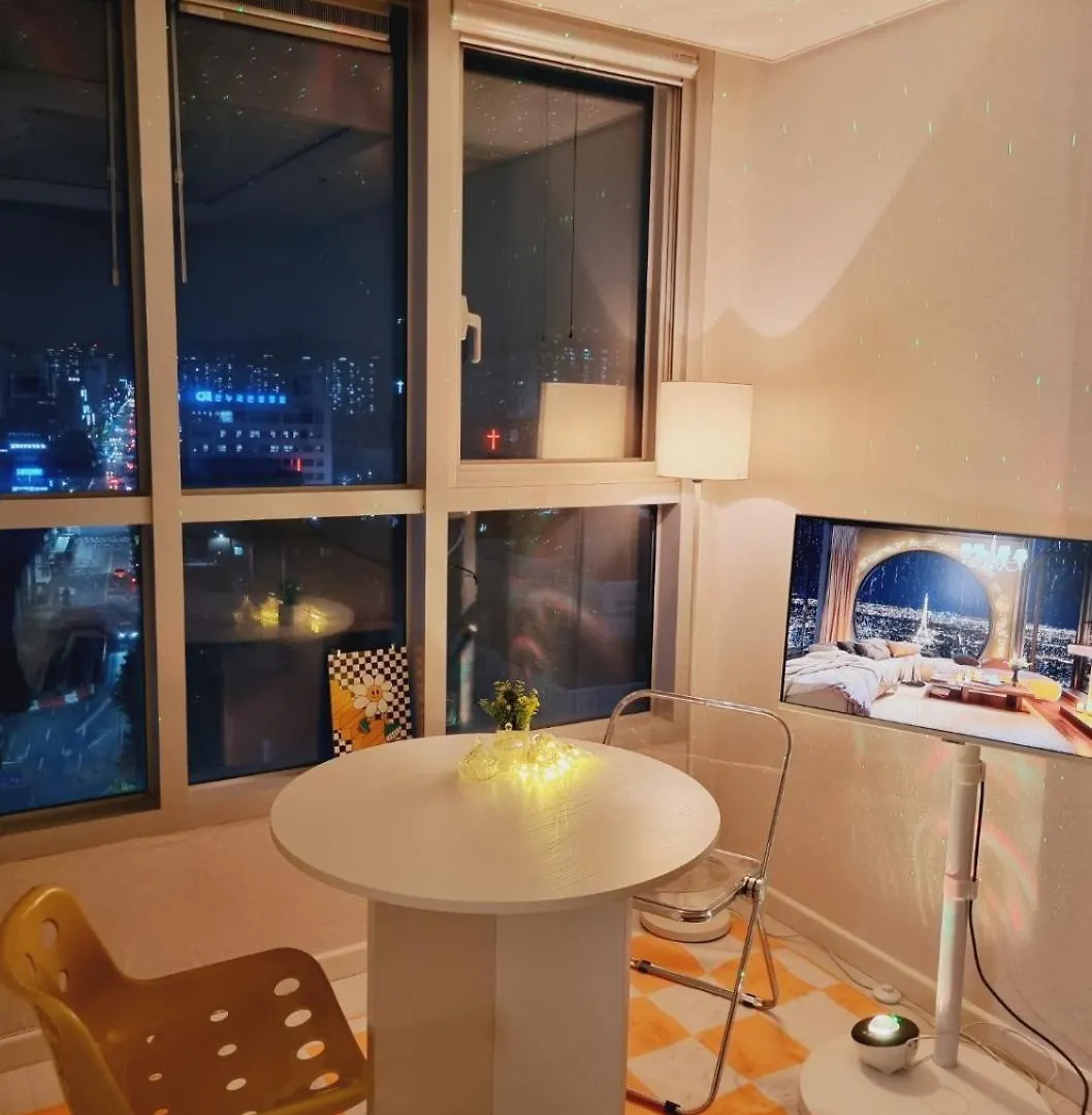 Second House Apartment Incheon