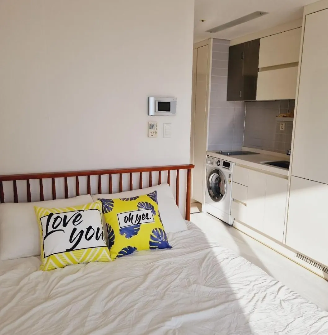 Second House Apartment Incheon